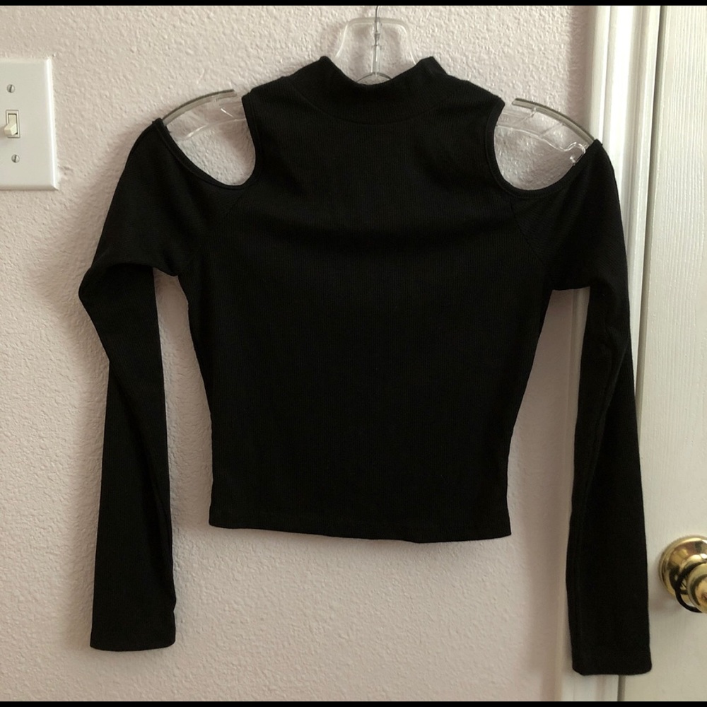 Long sleeve crop